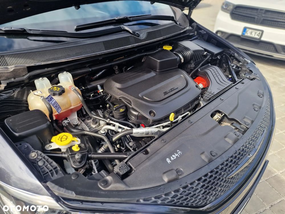 Chrysler Pacifica - 16