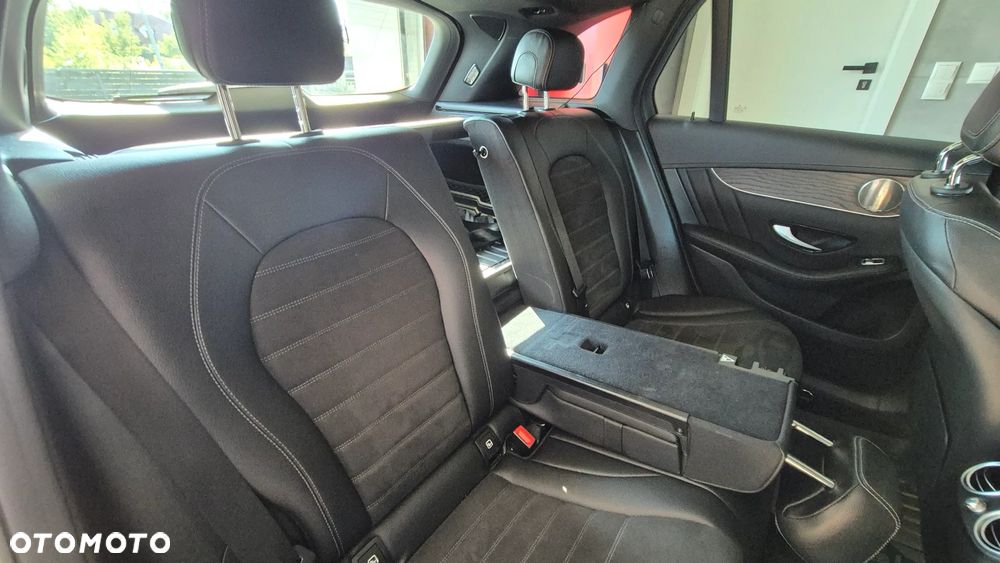 Mercedes-Benz GLC 300 e 4-Matic Business Edition - 28