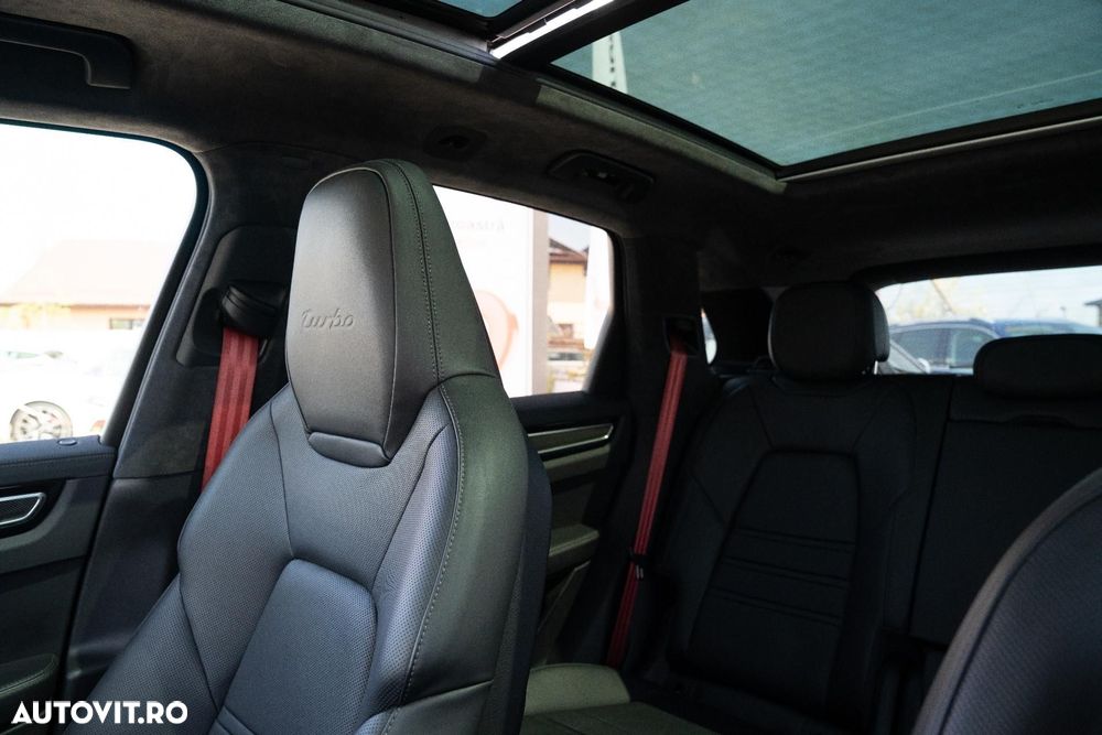 Porsche Cayenne Turbo - 30