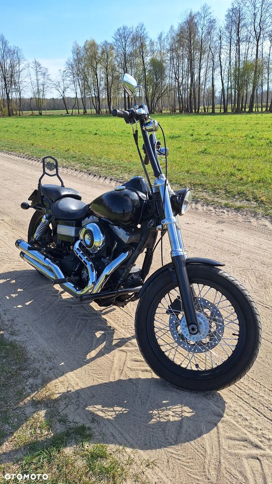Harley-Davidson Dyna Street Bob - 1