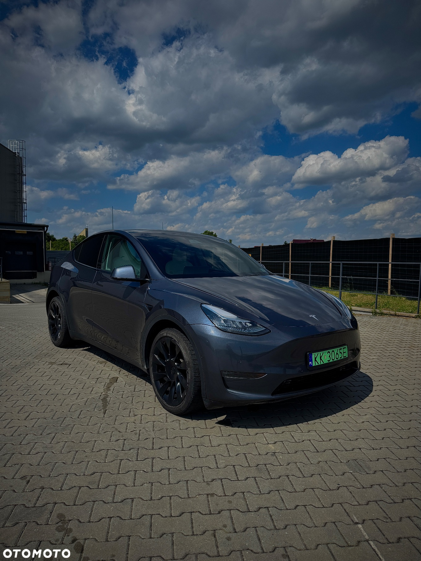 Tesla Y Model Long Range Dual Motor AWD - 2