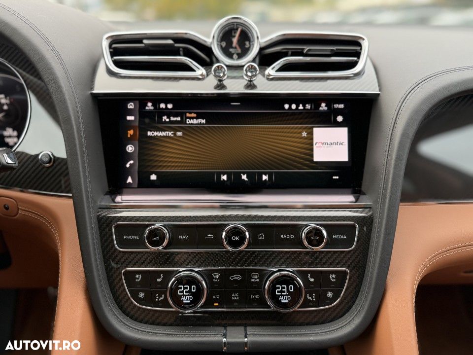 Bentley Bentayga - 24