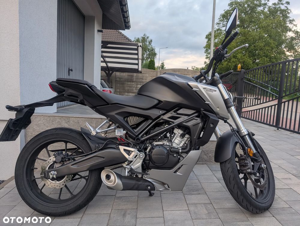 Honda CB - 1