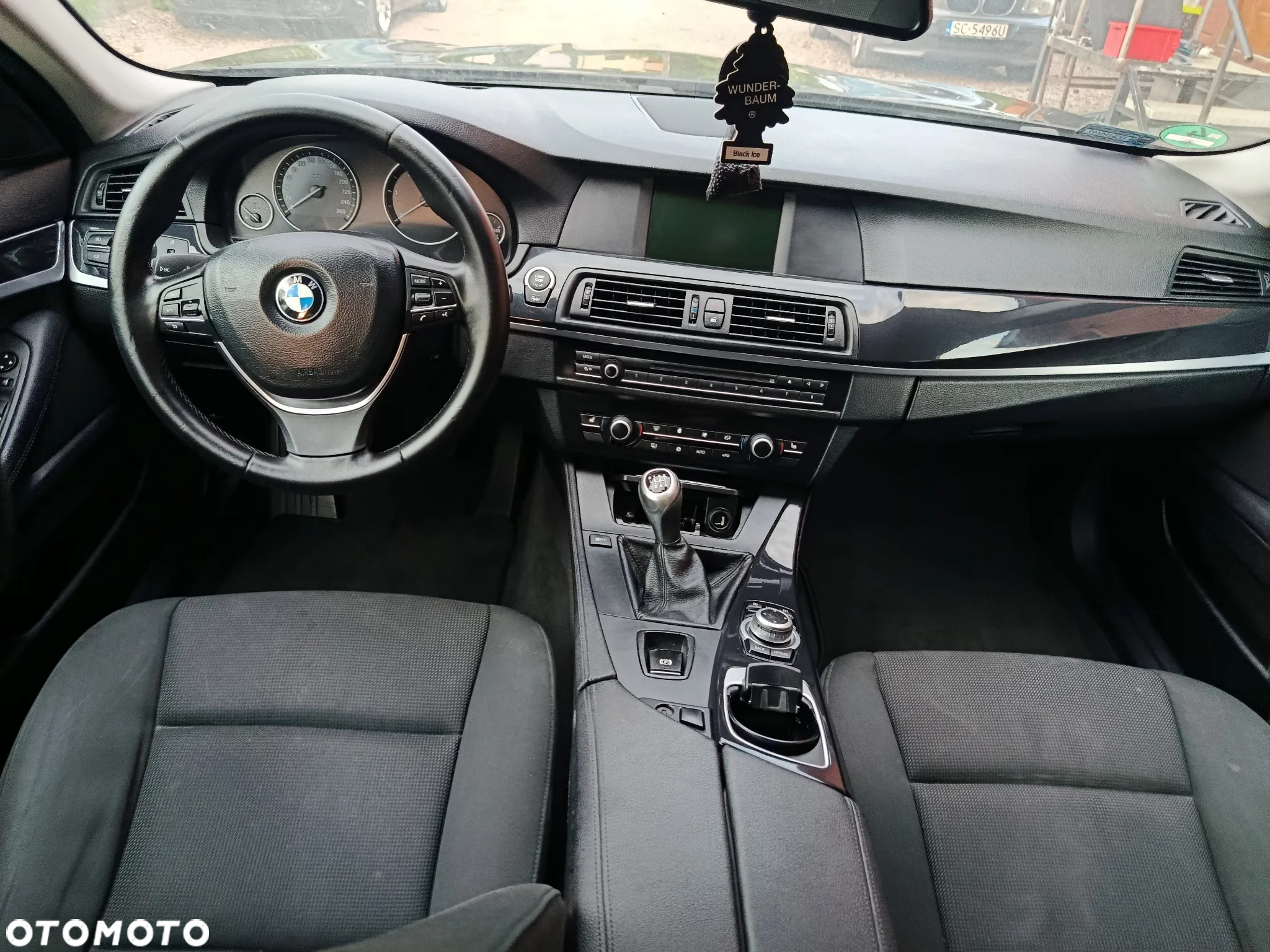 BMW Seria 5 520d Touring - 10