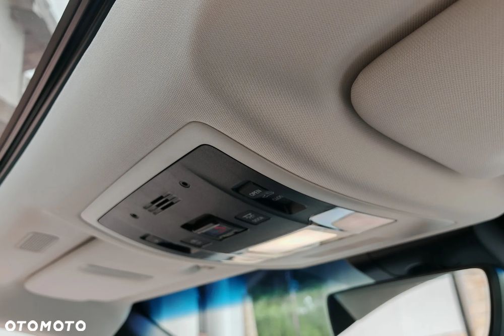 Lexus ES 300h Business Edition - 28