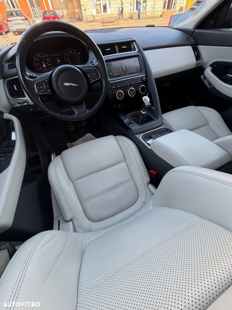 Jaguar E-Pace - 17