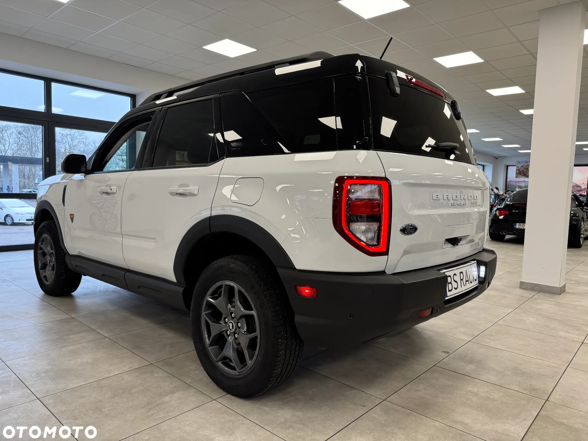 Ford Bronco - 25