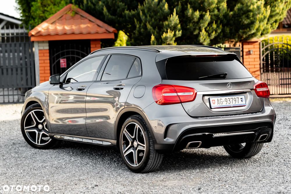 Mercedes-Benz GLA 250 4Matic 7G-DCT AMG Line - 14