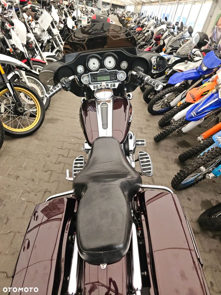 Harley-Davidson Touring Street Glide - 31