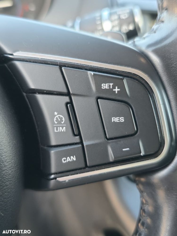 Jaguar F-Pace 20d AWD Prestige - 17