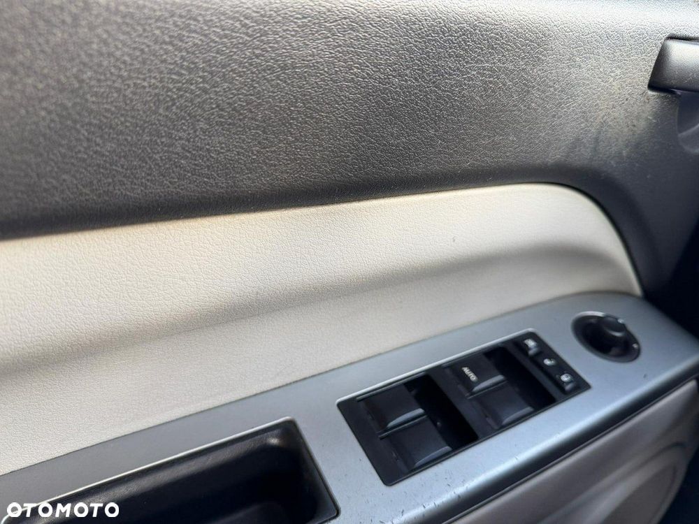 Jeep Compass - 24