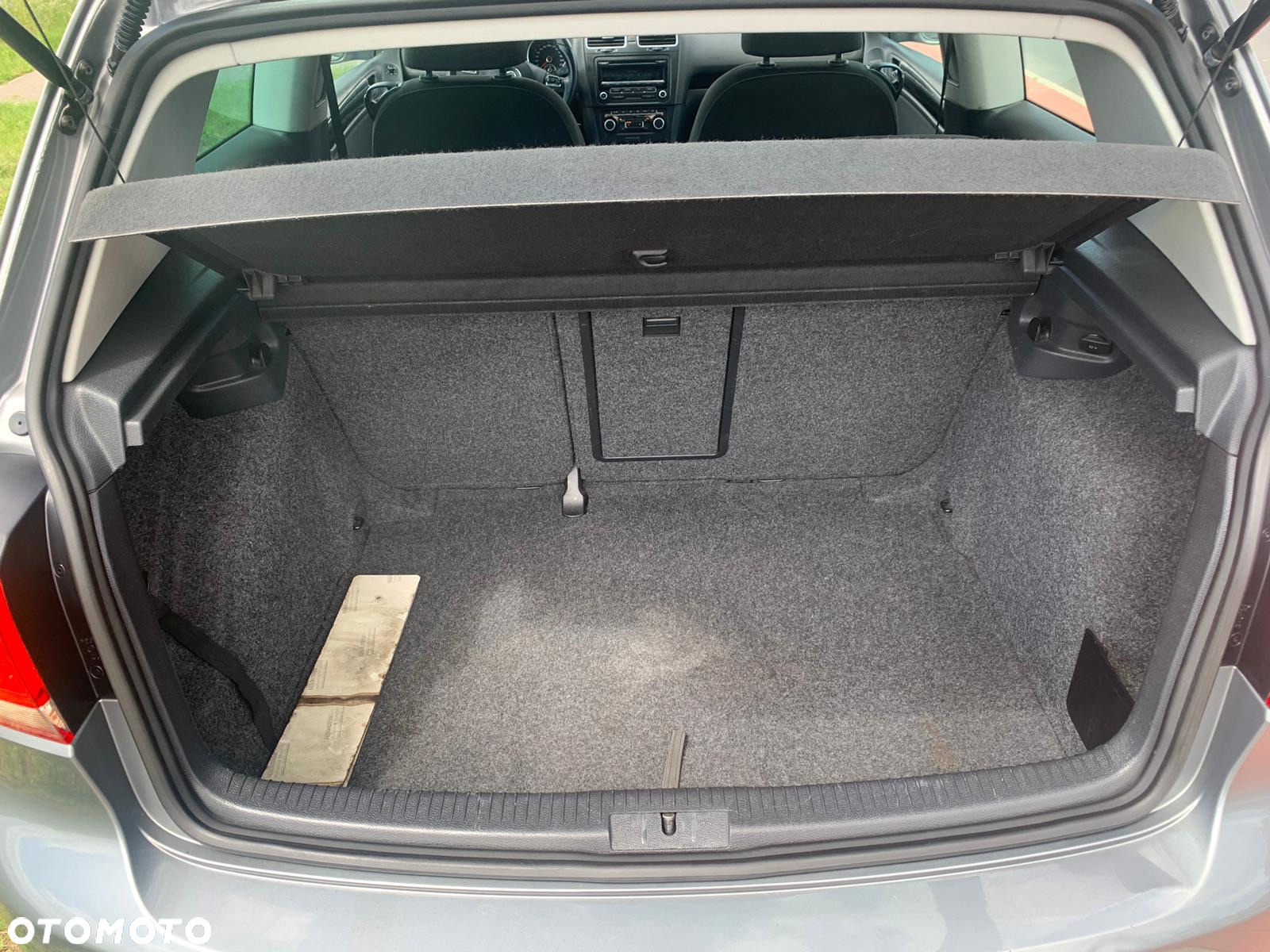 Volkswagen Golf 1.6 TDI DPF BlueMotion Technology Comfortline - 26