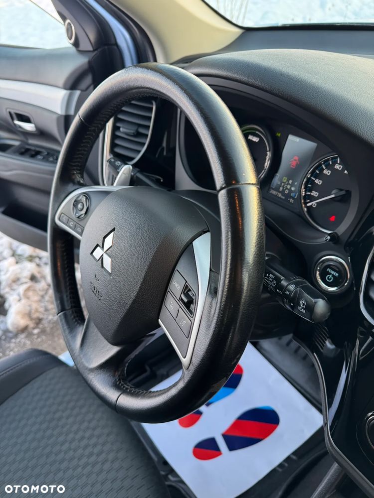 Mitsubishi Outlander 2.0 4WD Top - 26