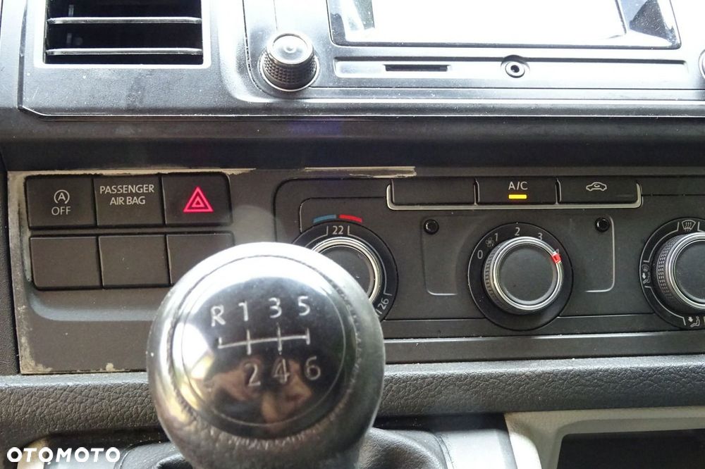 Volkswagen Transporter 2.0 TDI manual furgon serwisówka Sprowadzony - 12