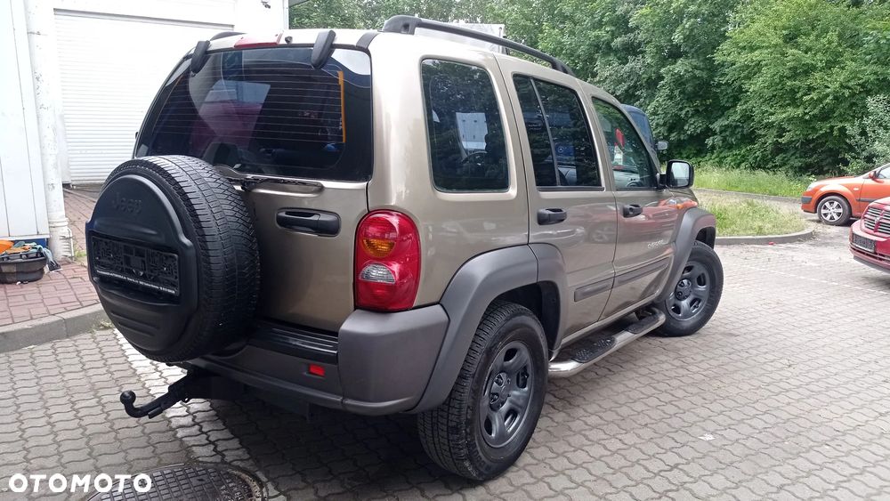 Jeep Cherokee - 16