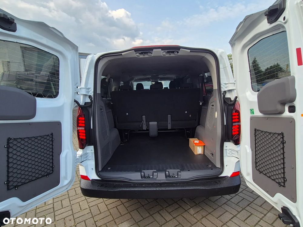 Volkswagen Caravelle - 7