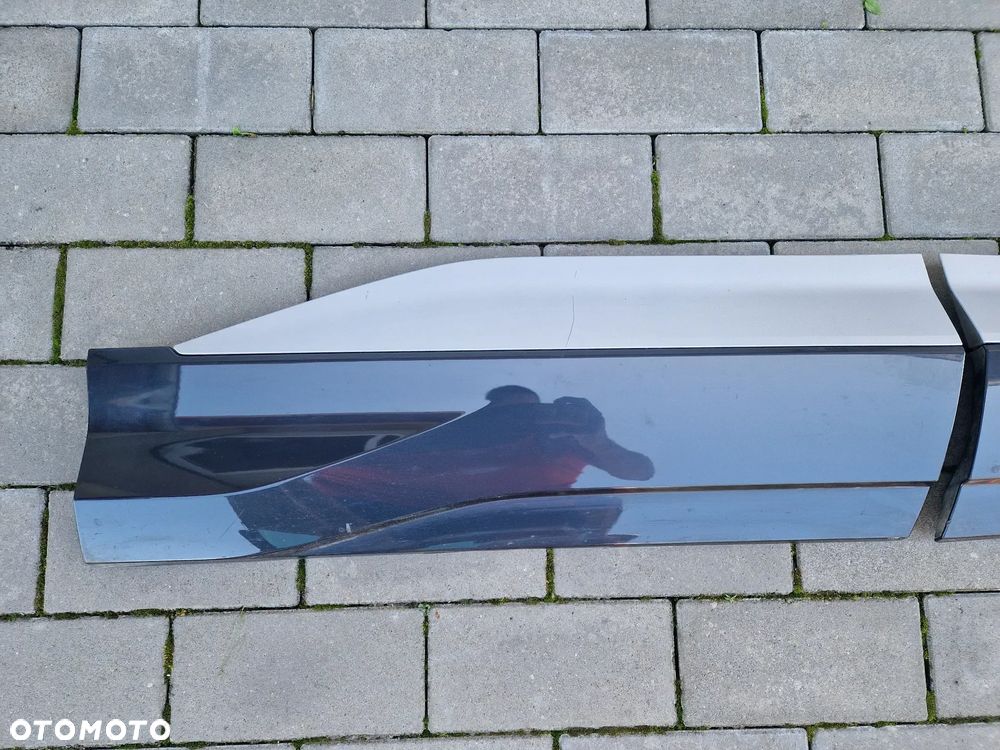 LISTWY DRZWI PRZEDNICH PRAWYCH + TYLNYCH PRAWYCH AUDI Q4 E-TRON 2021-- - 4