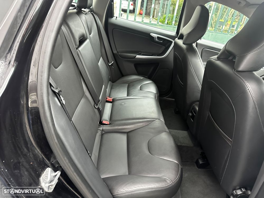 Volvo XC 60 D3 Geartronic Summum - 28