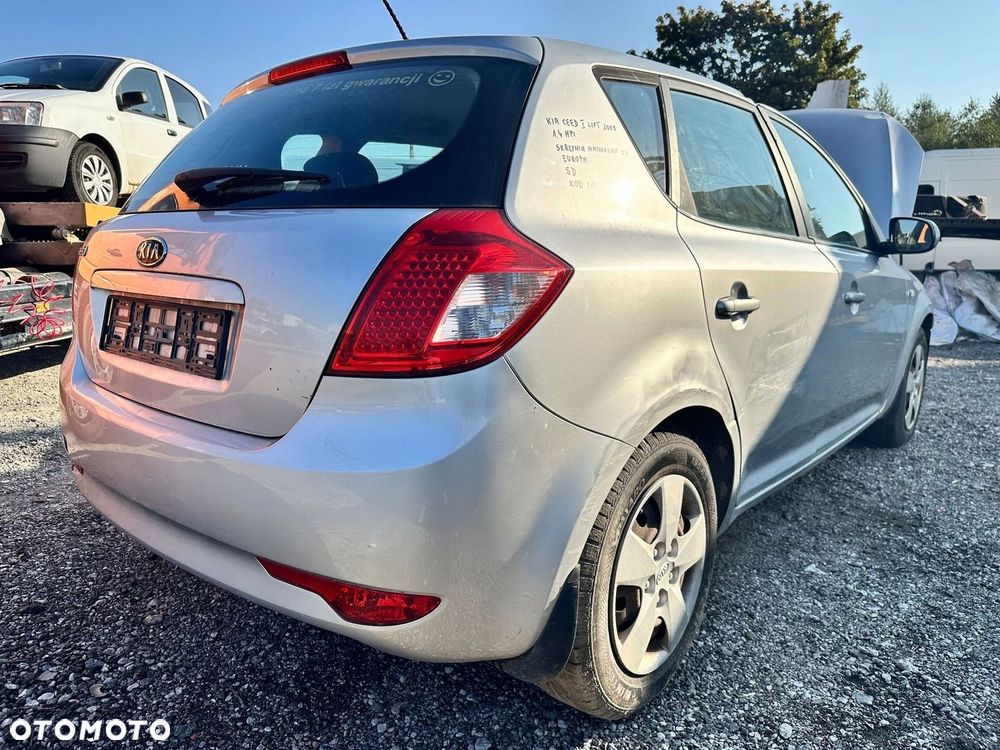 KLAPA BAGAŻNIKA KIA CEED I LIFT 2009 R HATCHBACK KOD LAK. 9S - 4