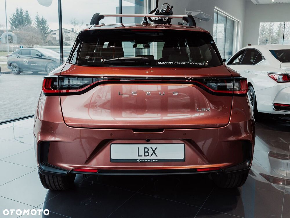 Lexus LBX 1.5 Hybrid - 13