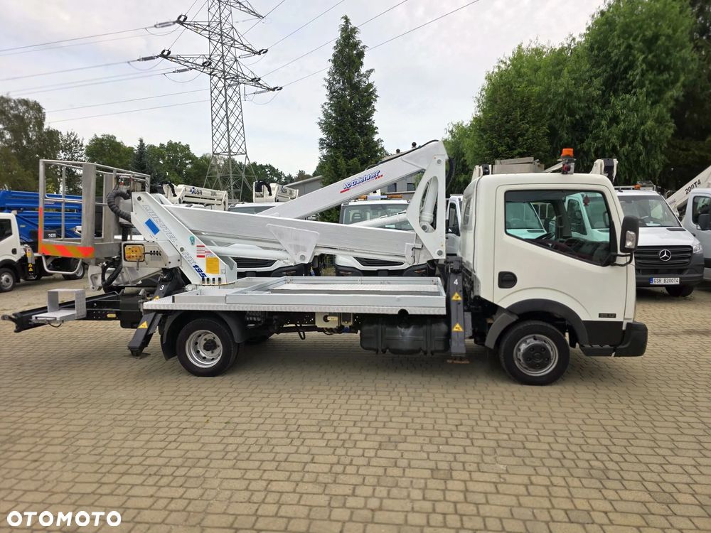 Nissan Cabstar / Multitel HX195 - 2