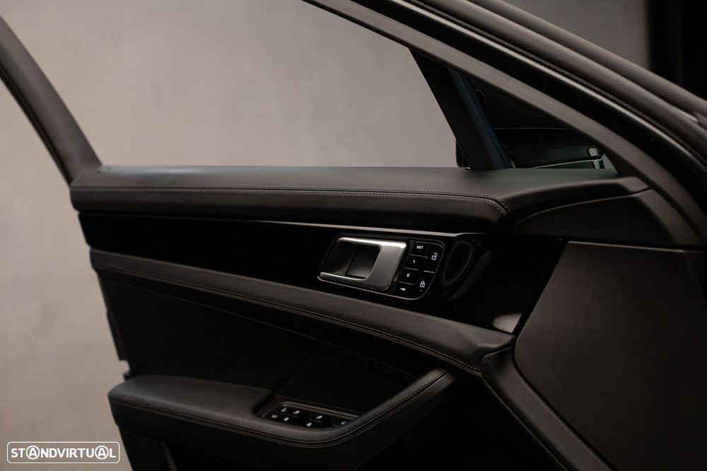 Porsche Panamera Sport Turismo 4 E-Hybrid Edition 10 Anos - 28