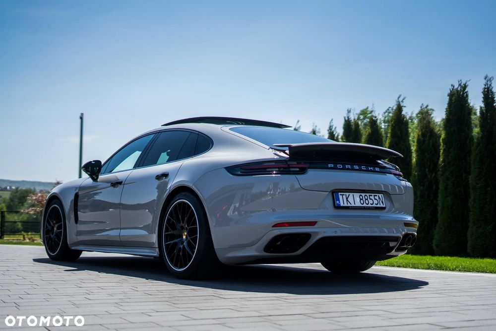 Porsche Panamera - 1