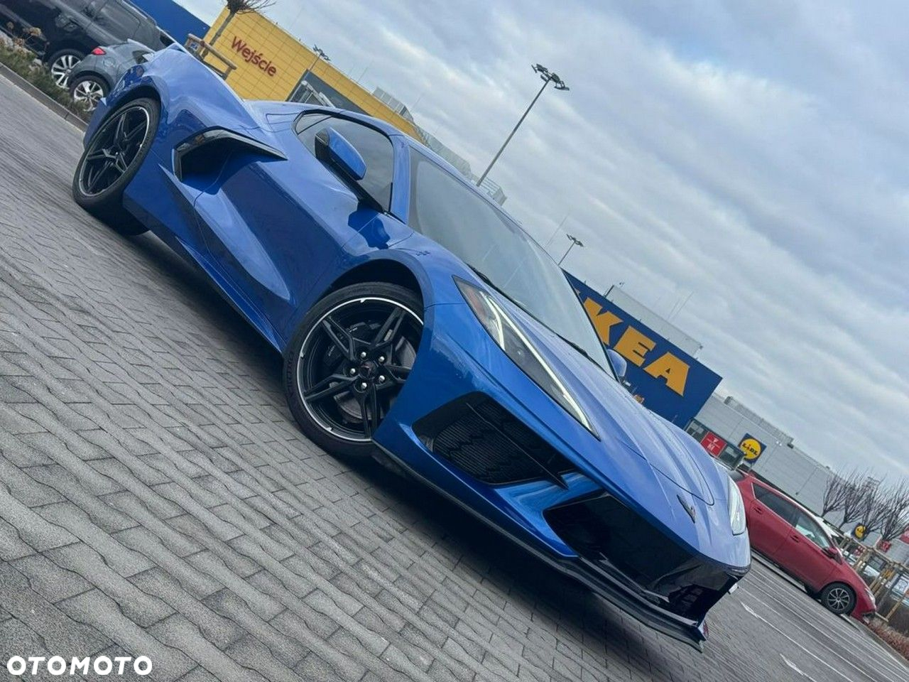 Chevrolet Corvette - 33