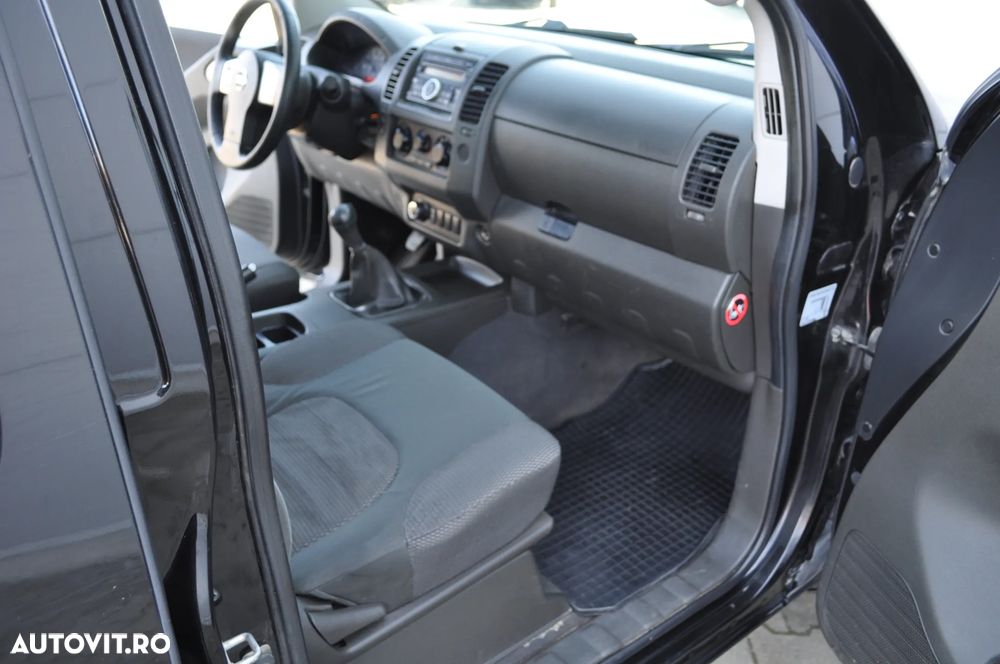 Nissan Navara 2.5 dCi DPF 4X4 Double Cab LE - 15