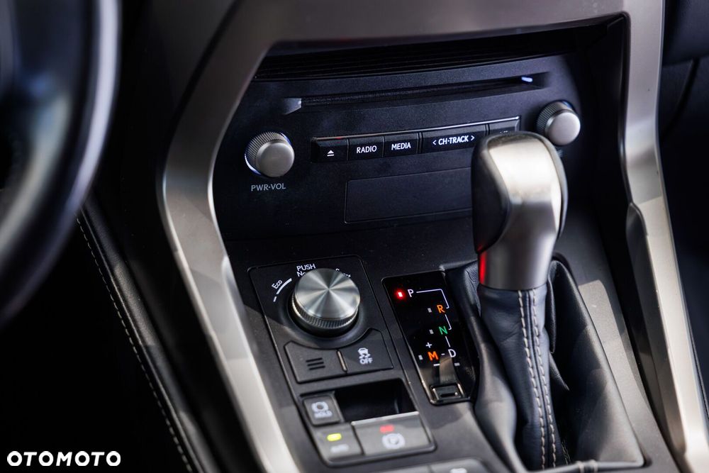 Lexus NX 300 F Impression AWD - 33