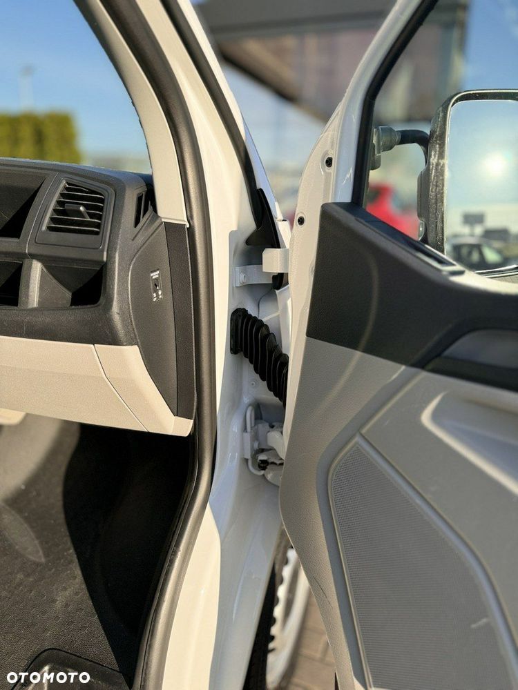 Volkswagen Transporter - 24
