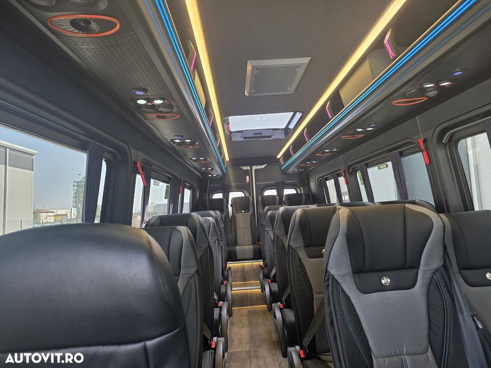 Mercedes-Benz Sprinter 519 - 12