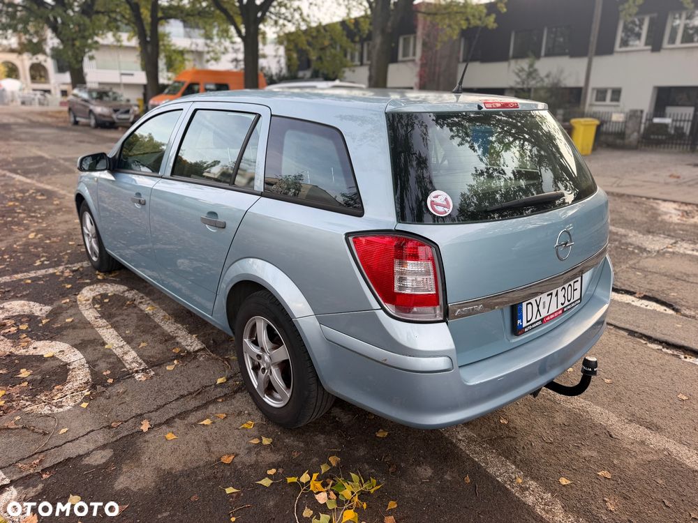 Opel Astra 2009 photo 3