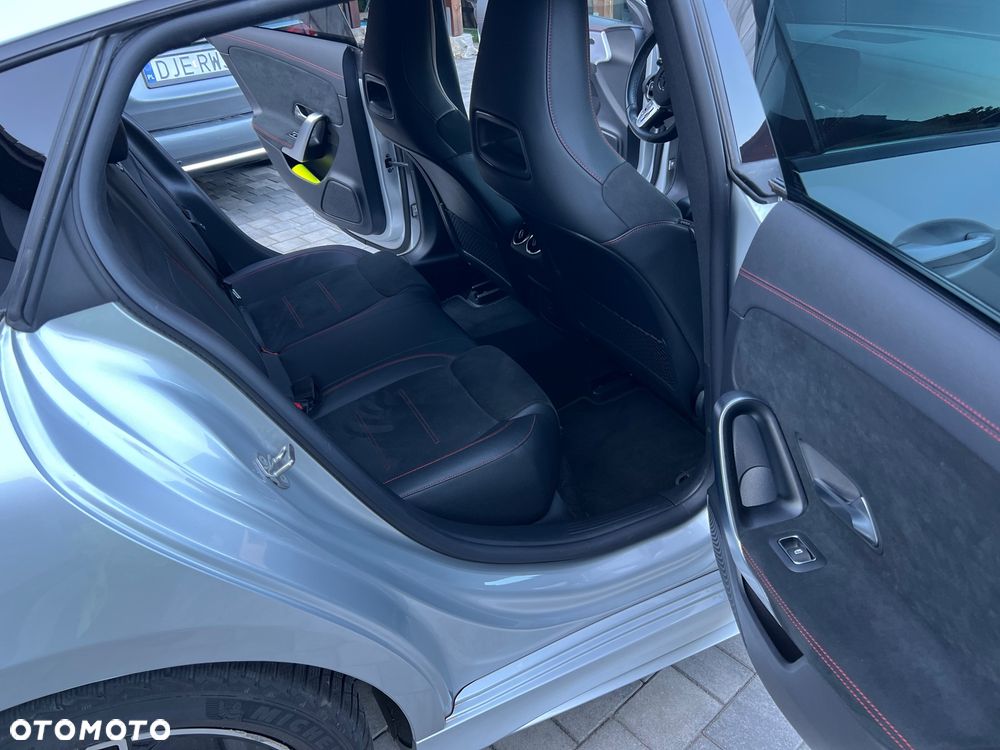 Mercedes-Benz CLA 180 d AMG Line 8G-DCT - 20