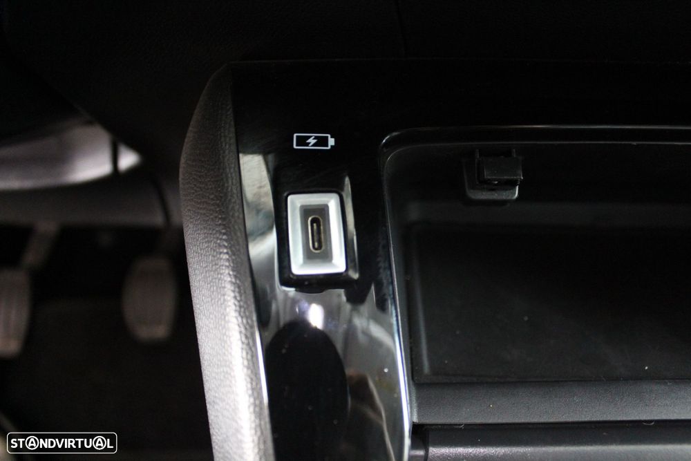 Peugeot 2008 1.2 PureTech Allure Pack - 19