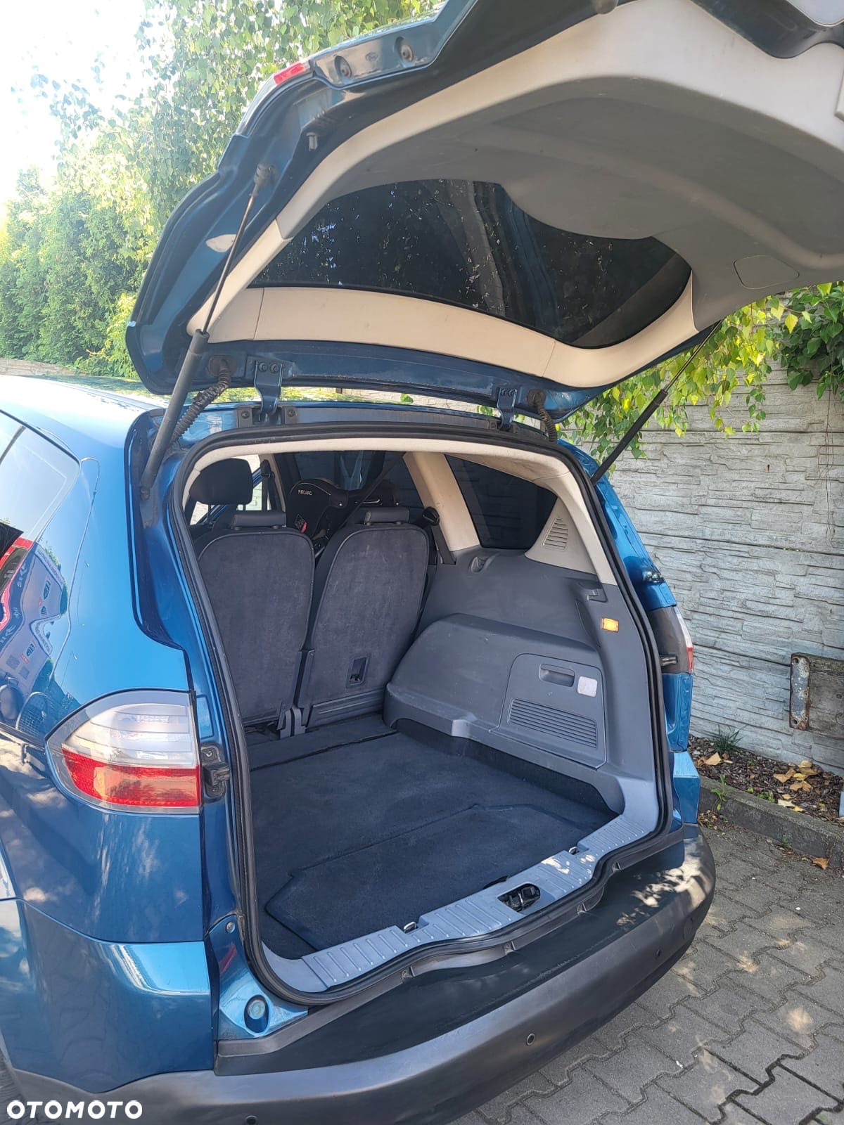 Ford S-Max - 13