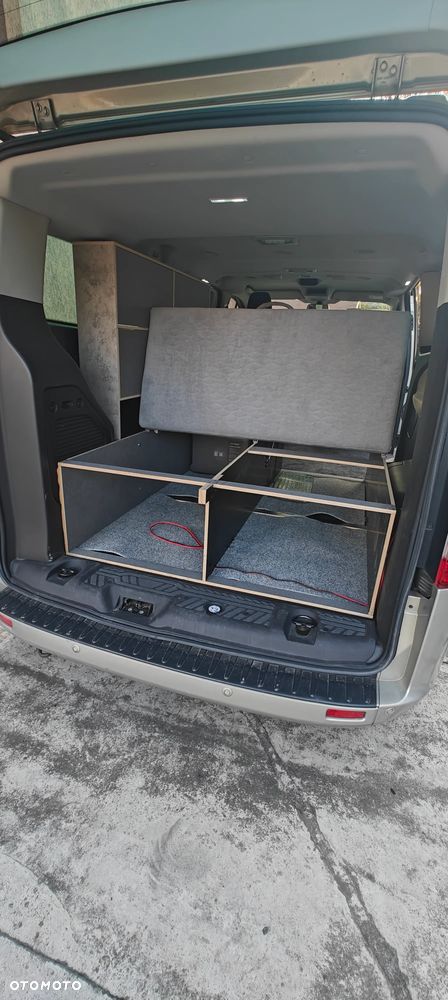 Ford Tourneo Custom - 8