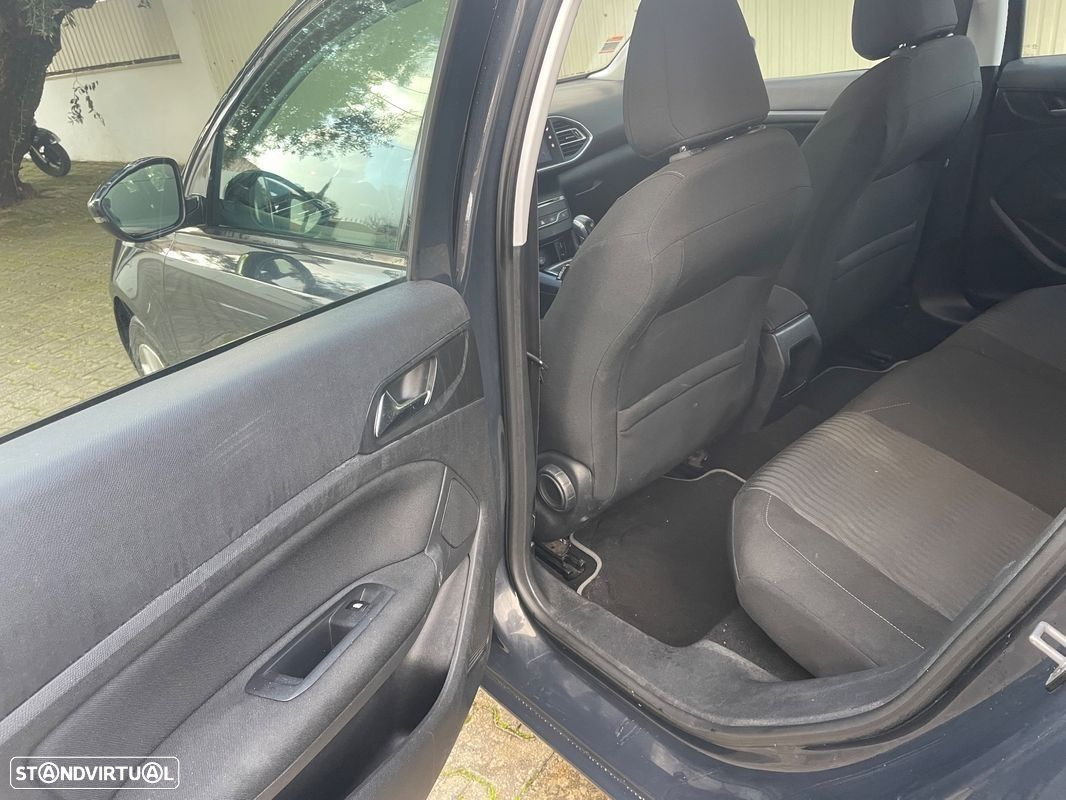 Peugeot 308 SW - 15