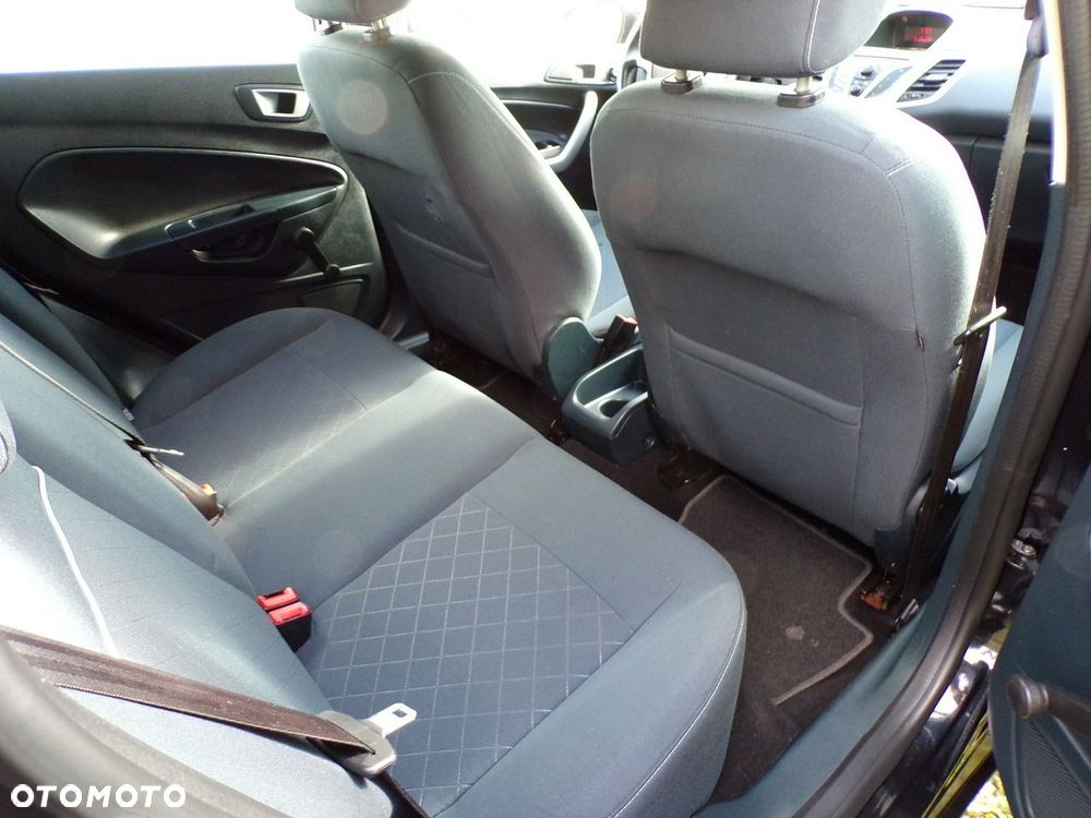 Ford Fiesta - 22