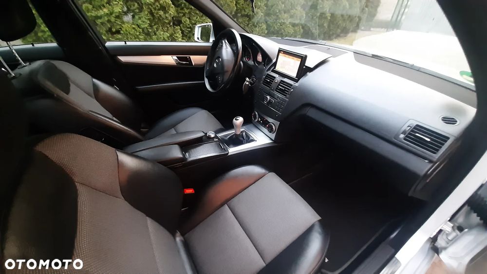 Mercedes-Benz Klasa C 200 Kompressor Avantgarde - 29