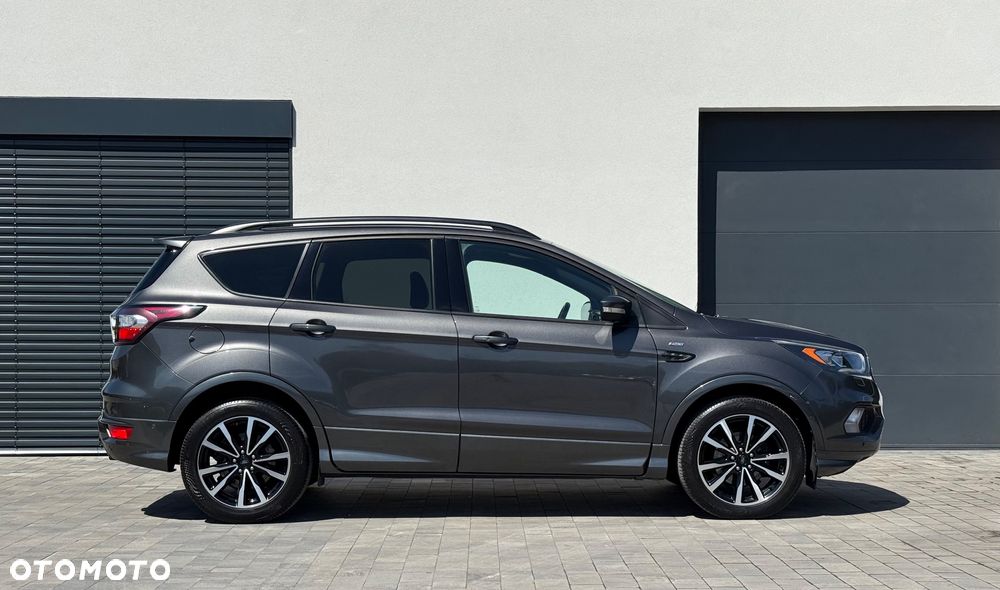 Ford Kuga 1.5 EcoBoost 2x4 ST-Line - 3