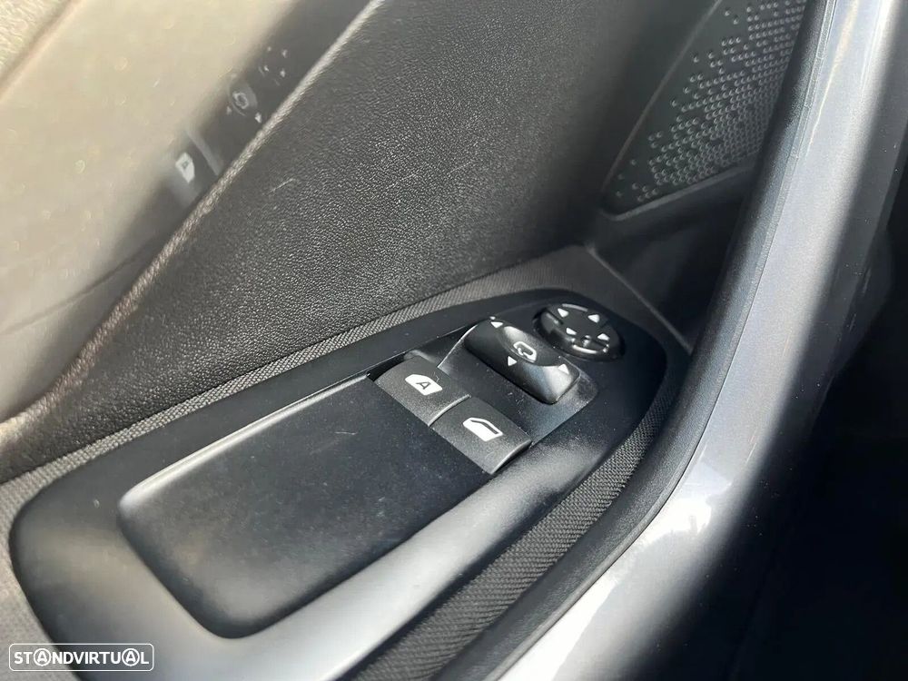 Peugeot 2008 - 14