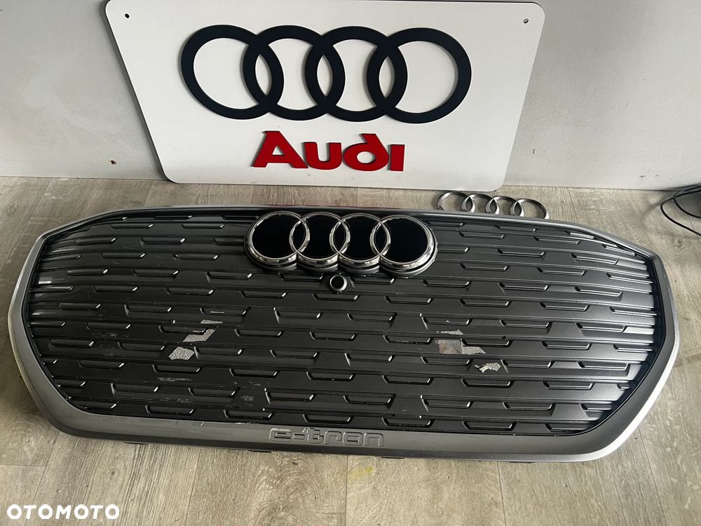 GRILL ATRAPA AUDI Q4 AUDI Q4 E-TRO WZMOCNIENIE ATRAPA STELAZ 89A807233  89A E-TRON 2020-> 89A853651A CENA W OPISIE - 1