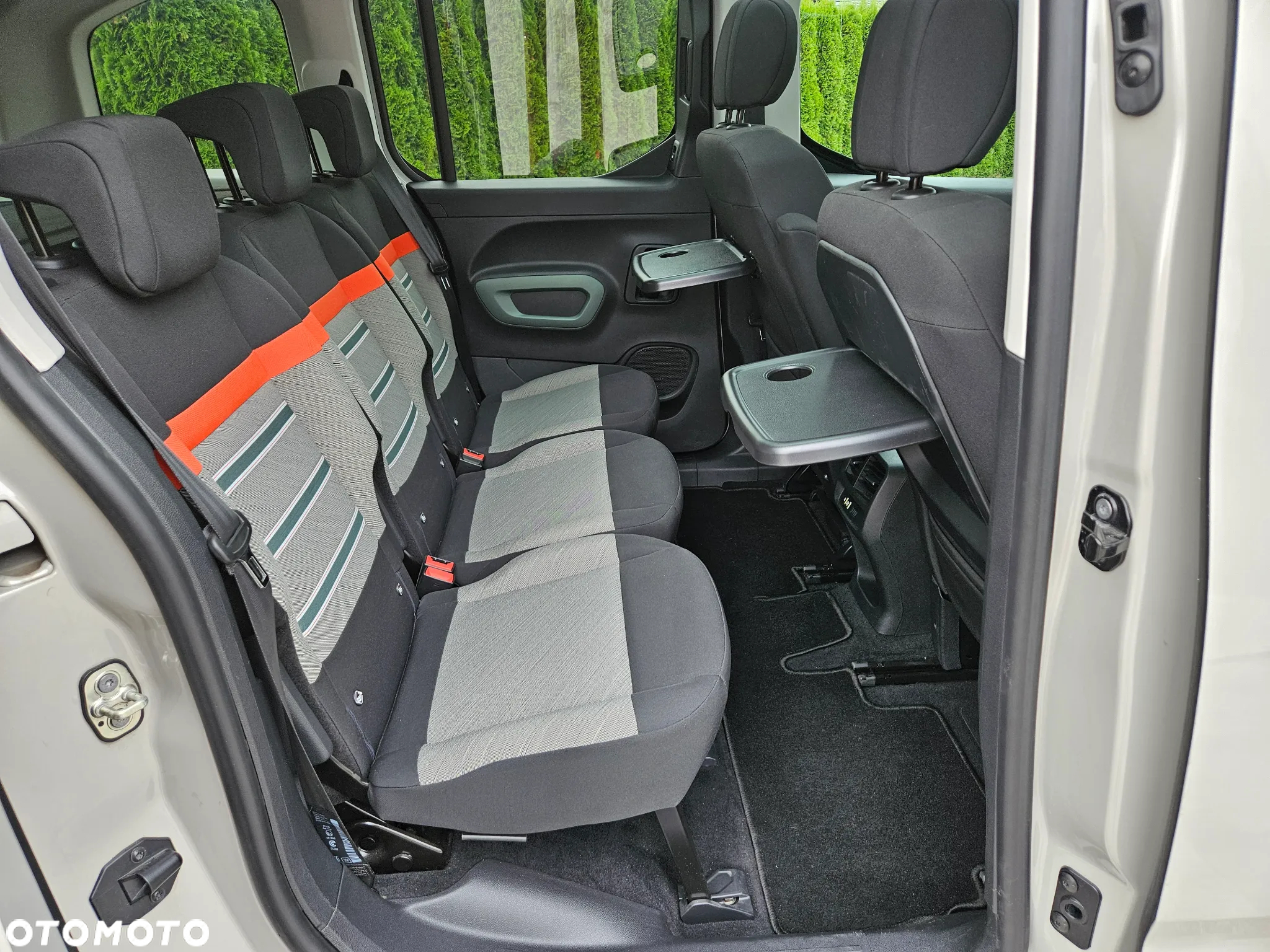 Citroën Berlingo M PureTech 130 EAT8 SHINE - 16