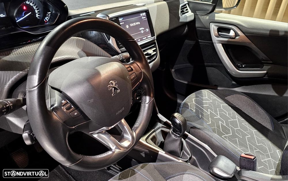 Peugeot 2008 1.2 PureTech Style - 24