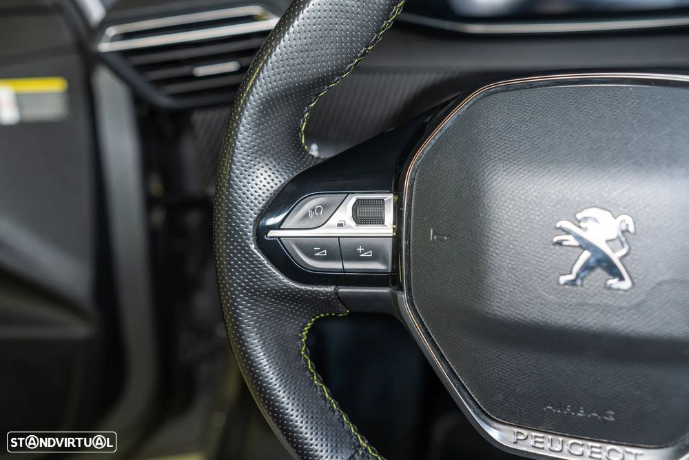 Peugeot e-208 GT Pack - 17