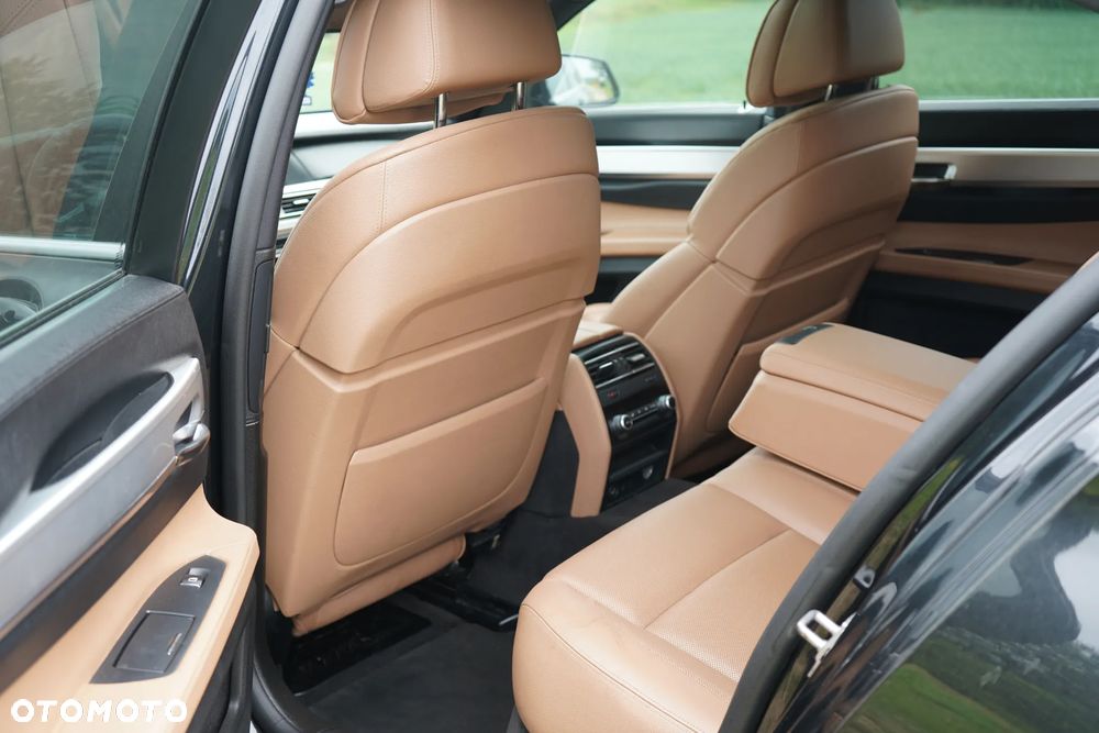 BMW Seria 7 740d xDrive - 9