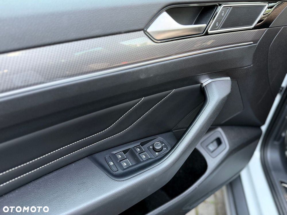 Volkswagen Passat Alltrack - 17