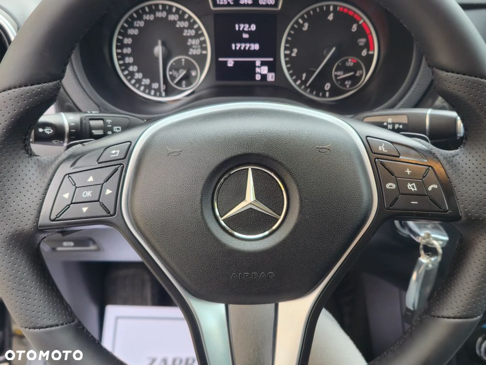 Mercedes-Benz Klasa B 180 CDI (BlueEFFICIENCY) 7G-DCT - 26