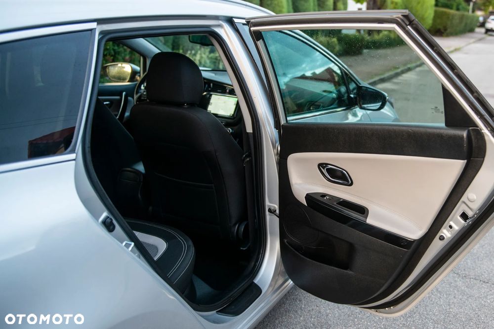 Kia Ceed 1.6 GDI DCT Vision - 34